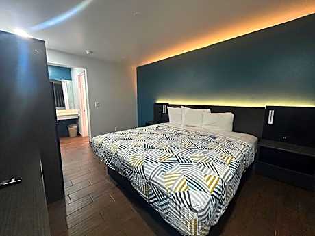 King Room - Non-Smoking