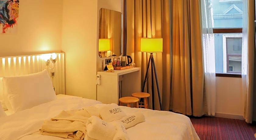 Rafinn Hotel