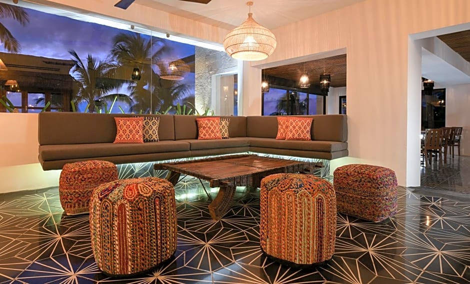 Casa del Jaguar Beach Hotel