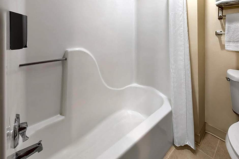 Days Inn by Wyndham Mackinaw City/Bridgeview Area