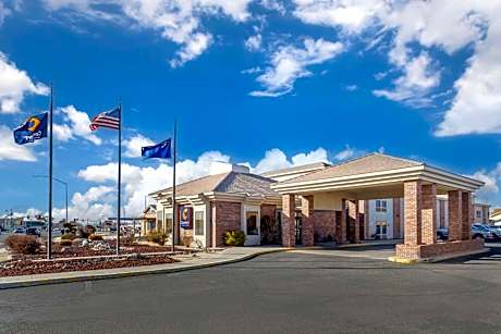 Comfort Inn & Suites Near Fallon Naval Air Station