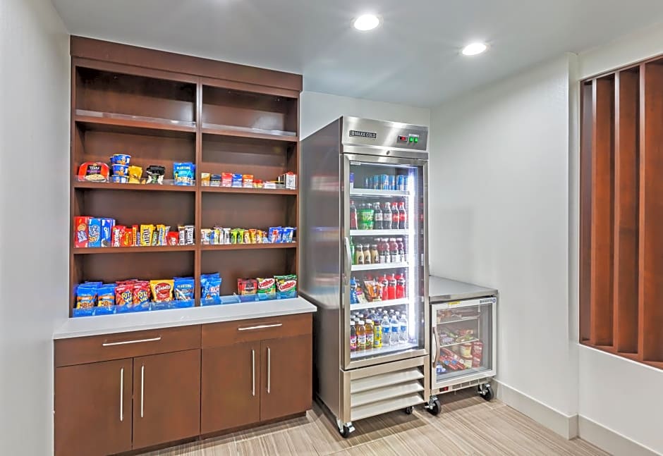 Holiday Inn Express & Suites Coffeyville By IHG
