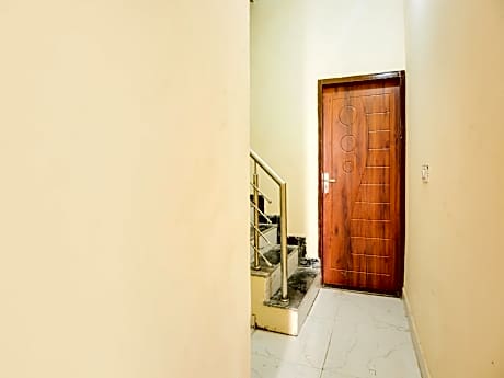 Hotel O Majestic INN