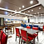 Holiday Inn Express Oakland Airport By IHG