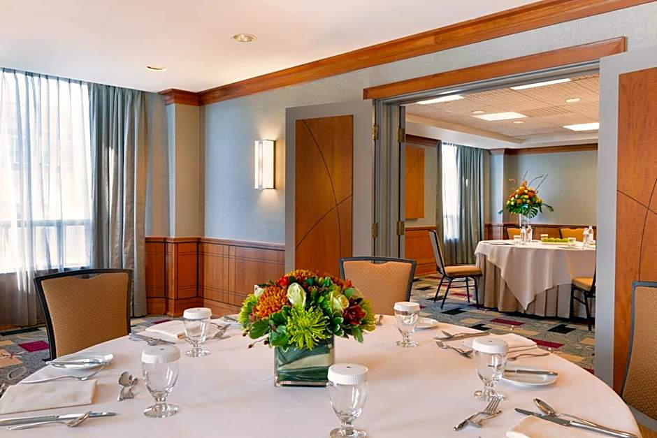 DoubleTree by Hilton Toronto Downtown