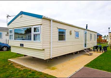 SBL70 - Camber Sands Holiday Park - Sleeps 8 - Close swimming pools and facilities - Private Parking
