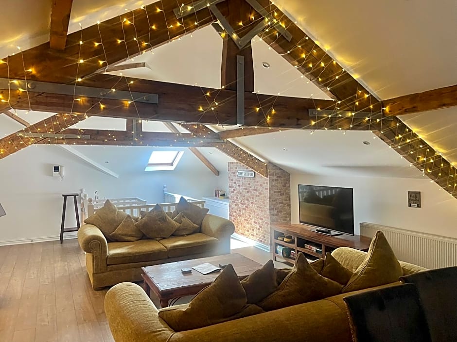 Beach House - Penthouse 3 Bed Apartment