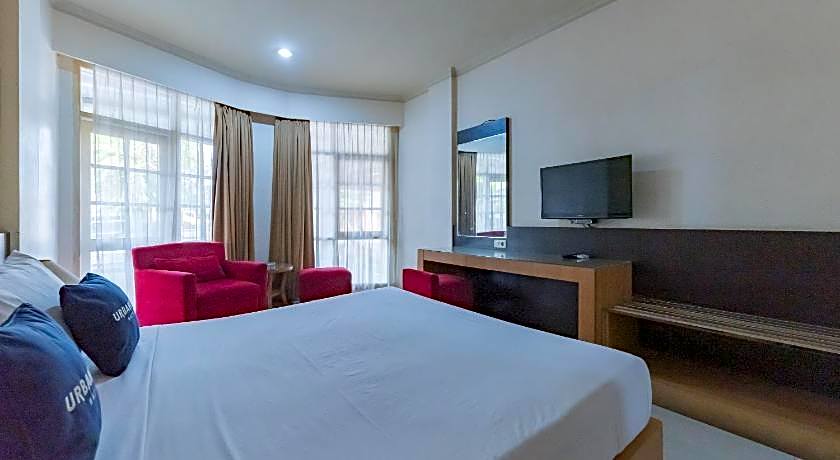 Urbanview Hotel Crown Tasikmalaya by RedDoorz