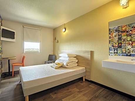 Tandem Room (2 Adults)