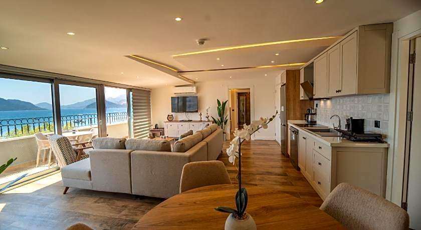 Aurasia Sea Side Hotel