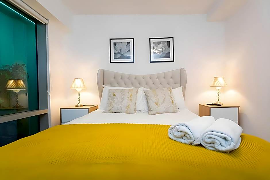 Live in Leeds Millenium Square Apartment