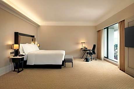 Deluxe Family King Room