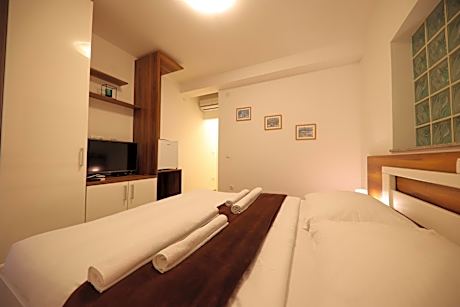 Double Room with Partial Sea View