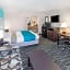 Howard Johnson by Wyndham Houston Hobby Airport