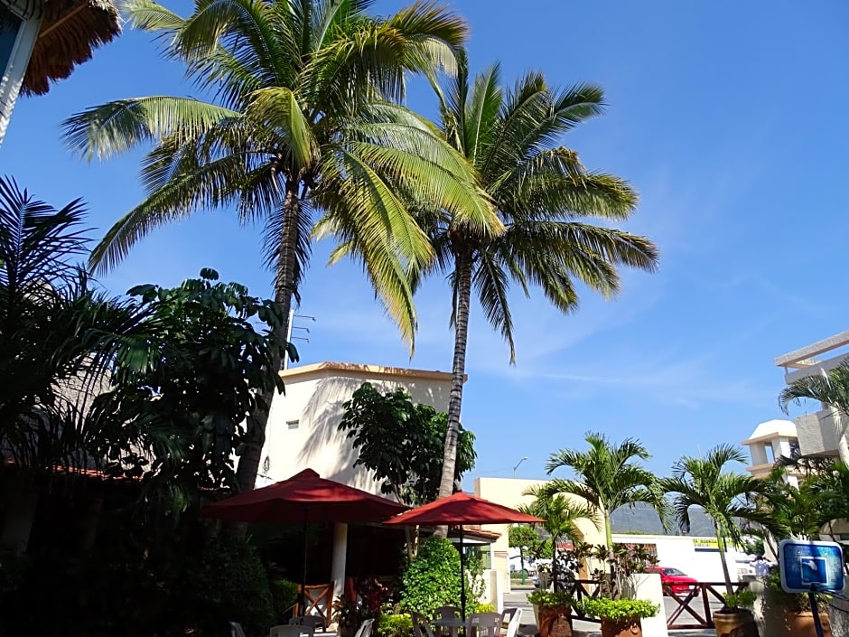 Hotel Palapa Palace Inn