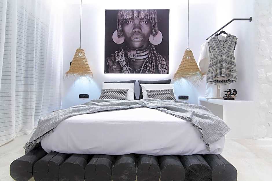 Portara Seaside Luxury Suites