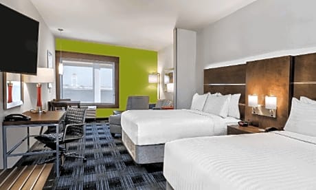 2 Queen Beds Suite