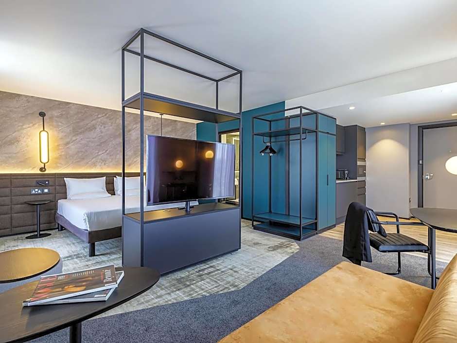 Novotel Liverpool Paddington Village