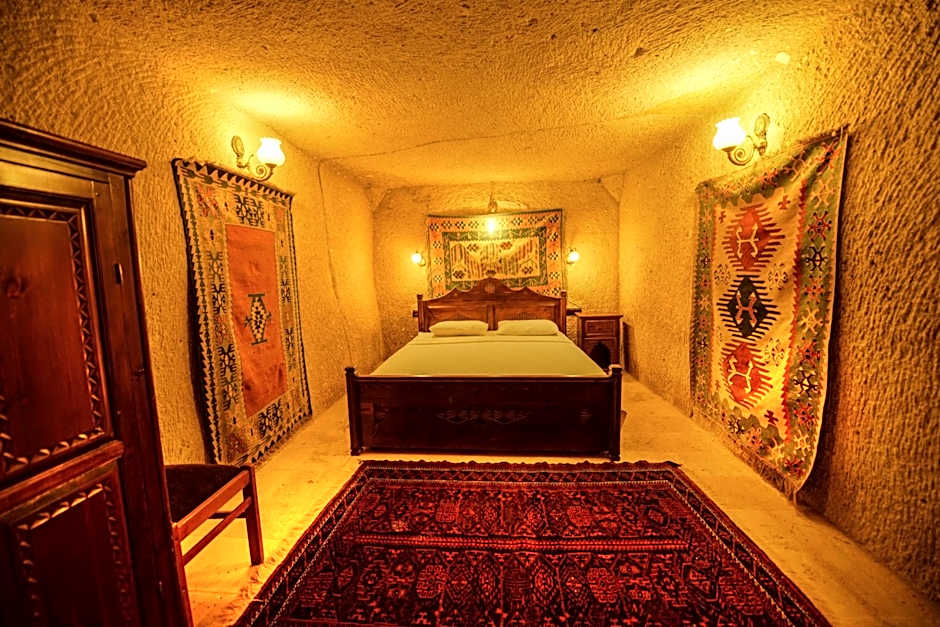 Vineyard Cave Hotel