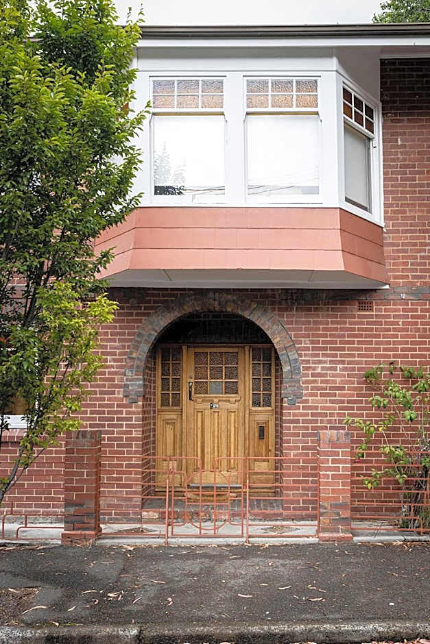 Buckley's Rest - 2 Bdrm Apartment in Battery Point