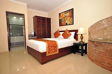 Queen Room - Smoking