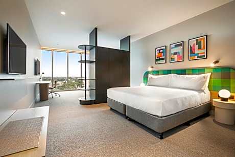 Executive Suite - Non-Smoking