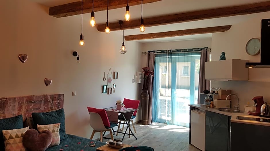 Le Mas Romantique avec Jacuzzi et Sauna privé
