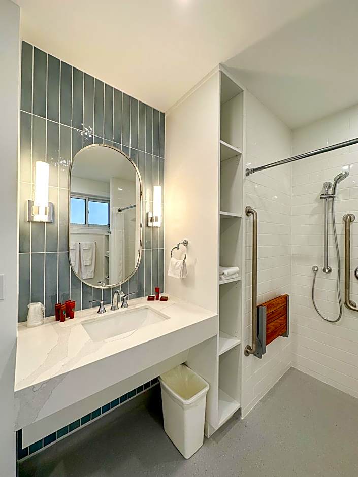 Oasis by the Bay Vacation Suites