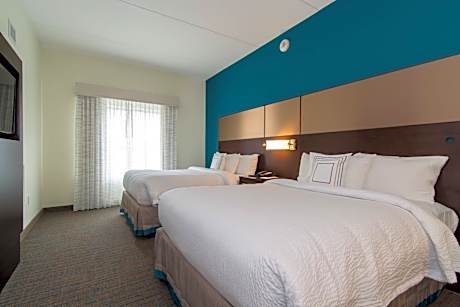 Queen Suite with Two Queen Beds