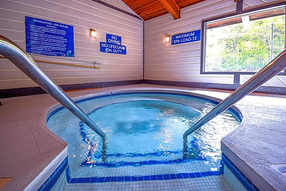 Days Inn & Suites by Wyndham Wisconsin Dells