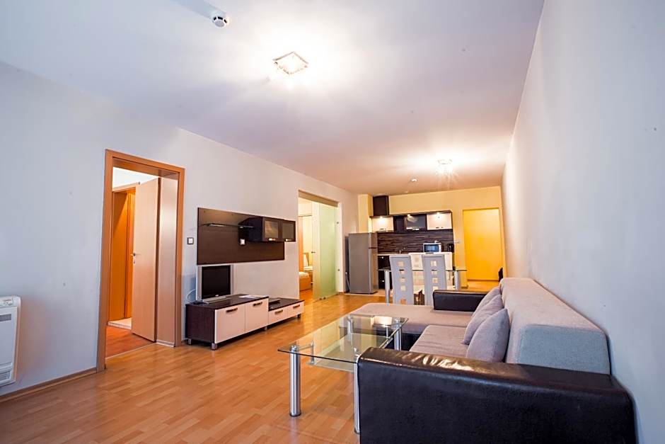 Aparthotel Marina Holiday Club - All Inclusive & Free Parking