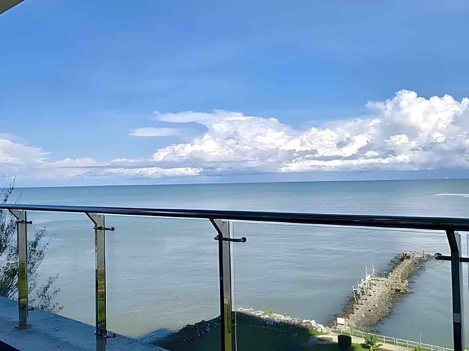 Imperial Suites Miri @ Diamond Tower Bay Resort Condominium