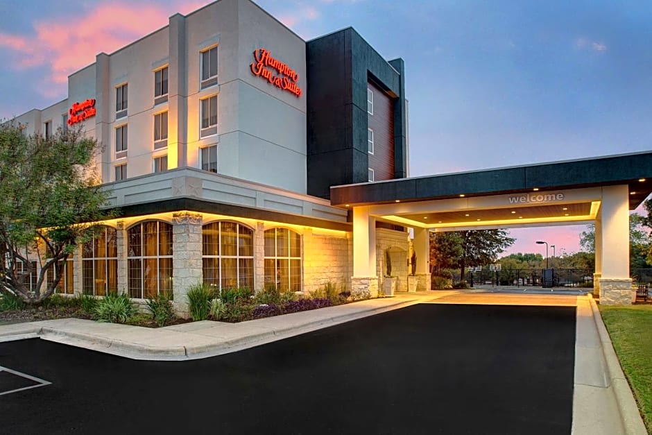 Hampton Inn By Hilton And Suites Austin-Airport