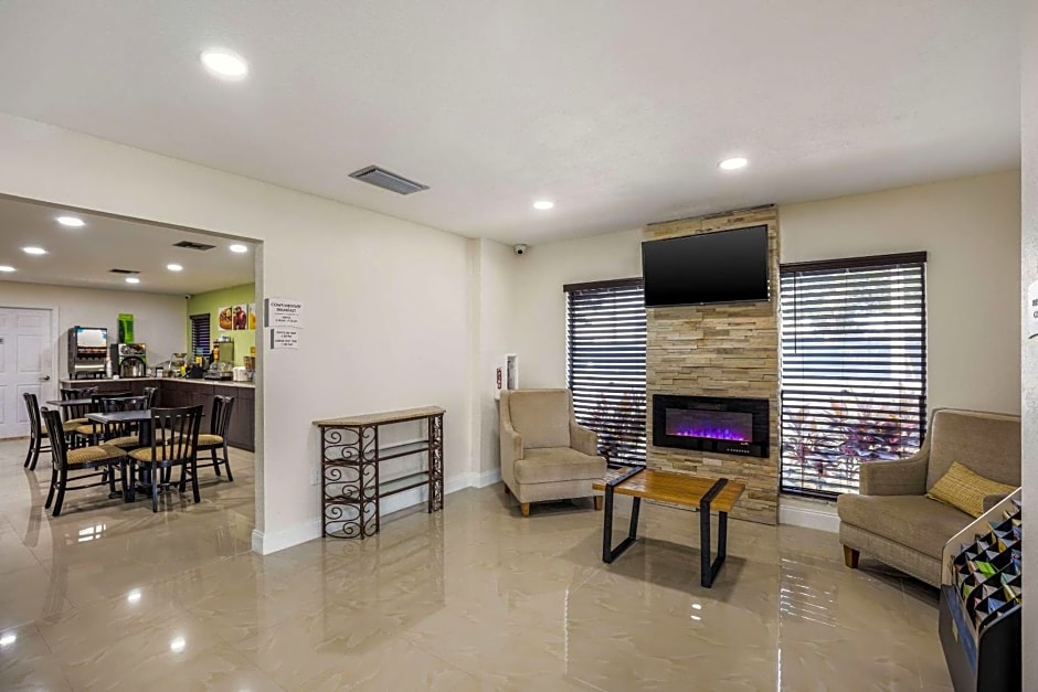 Quality Inn & Suites Downtown