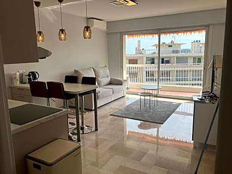 Two-Bedroom Deluxe Apartment with Balcony