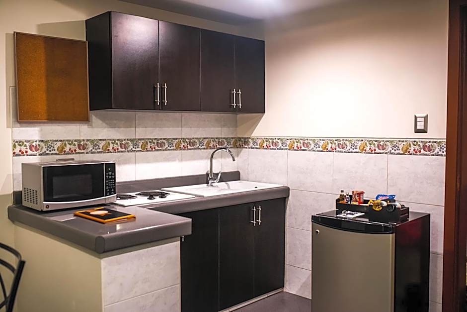 El Polo Apart Hotel & Suites