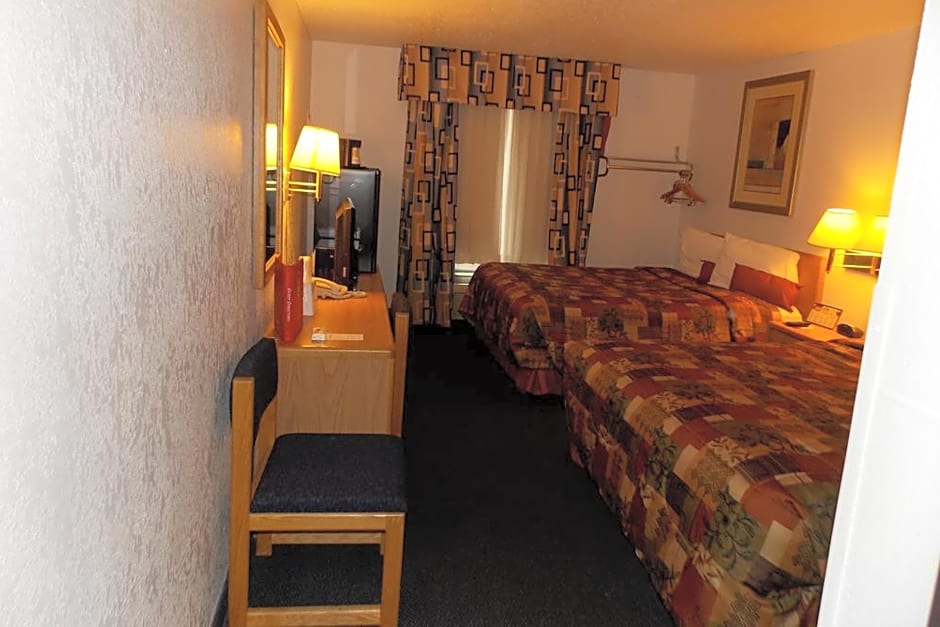 Norwood Inn & Suites - Roseville