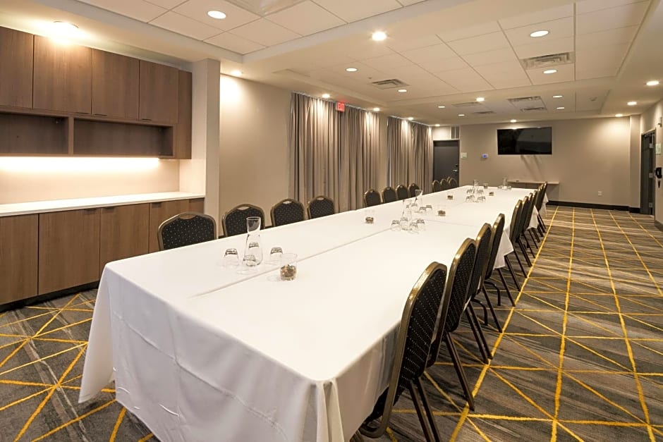 Holiday Inn & Suites - Detroit - Troy By IHG