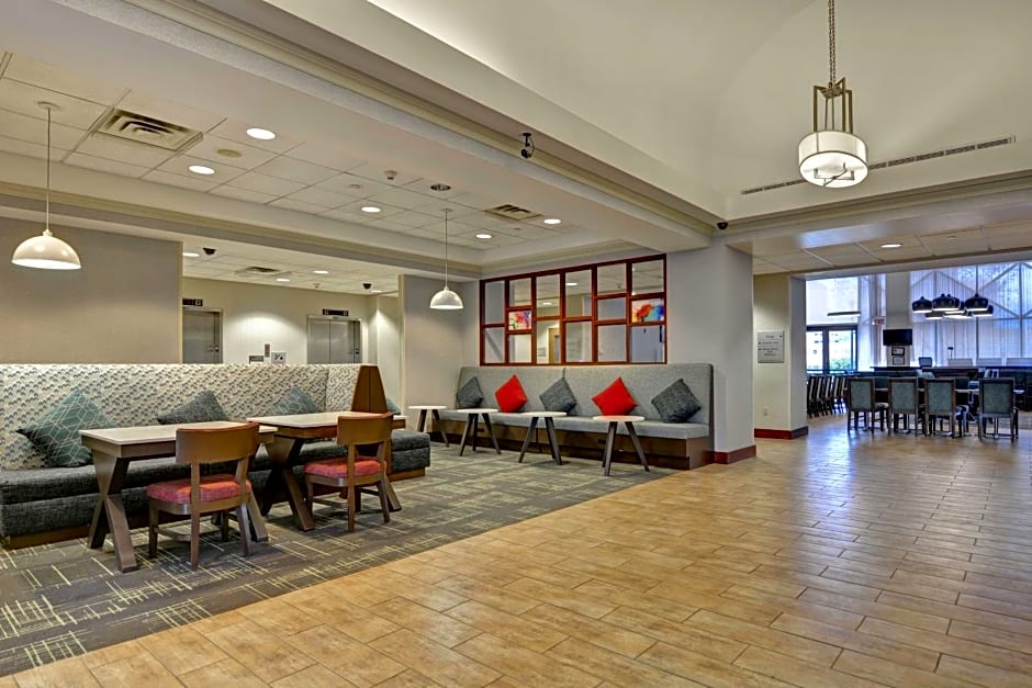 Hampton Inn By Hilton & Suites Newark-Harrison-Riverwalk