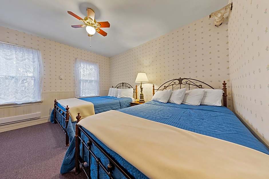 The Pines Inn