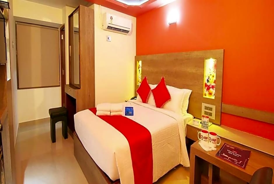 Goroomgo New Ashiyana Palace Near Railway Station Varanasi