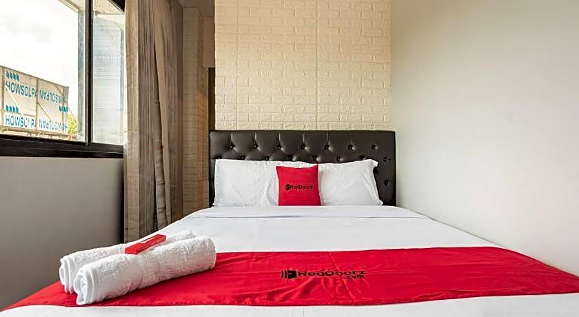 RedDoorz near Tanjung Duren 2