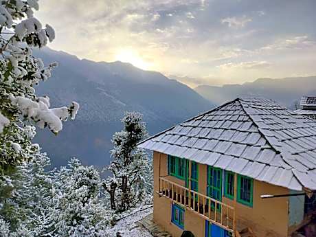 Old is Gold Home stay jibhi Tandi lushal