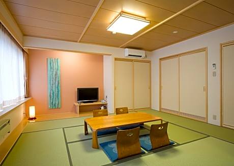 Japanese-Style Family Room - Non-Smoking