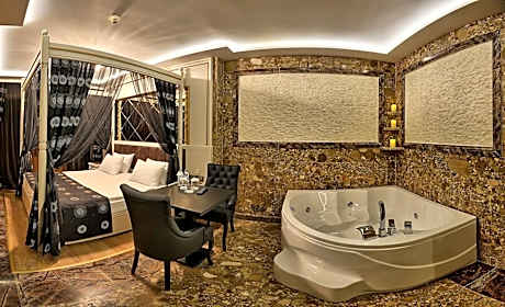 Deluxe Spa Suite
