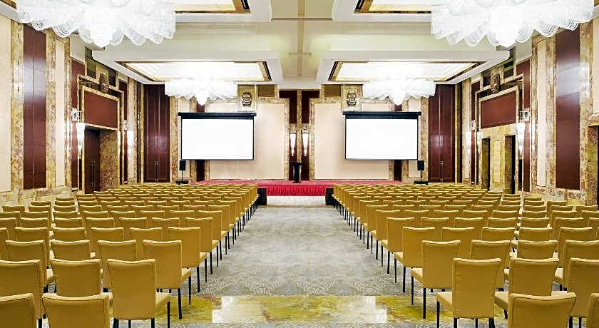 Sheraton Qingdao Jiaozhou Hotel