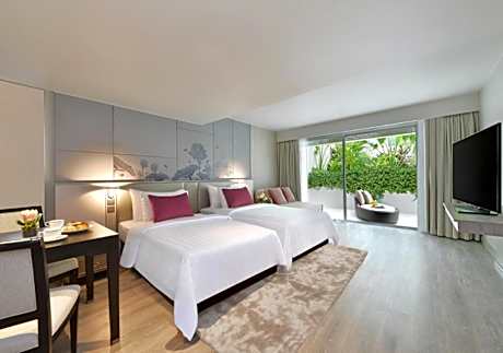 Suite Pool Access (New Wing)