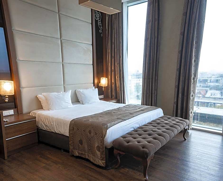 Grand Hotel Downtown