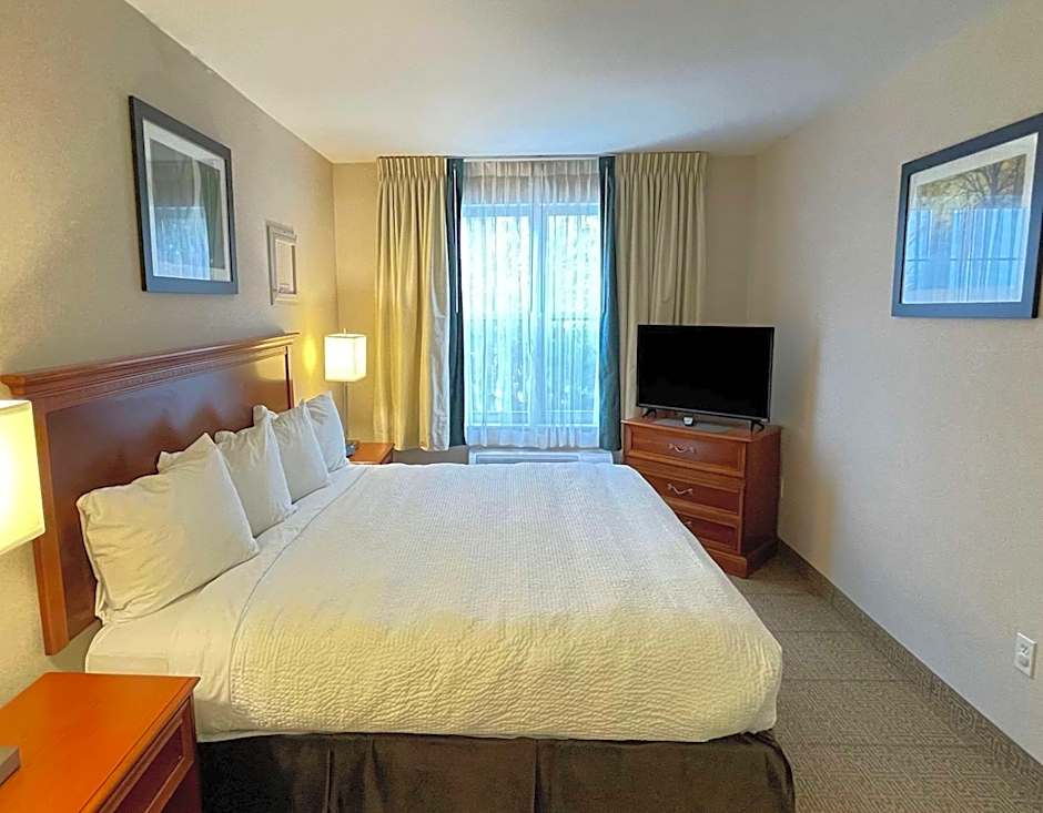 Smart Suites, Ascend Hotel Collection
