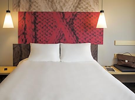Standard Room with one double bed